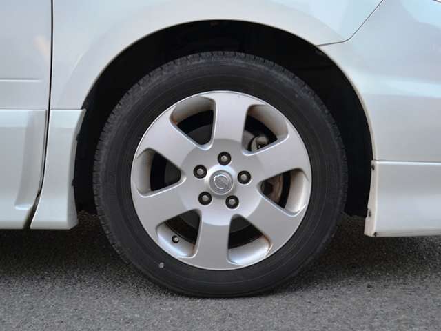 2010 Nissan Serena – thumbnail 4