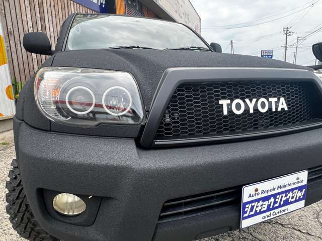 2006 Toyota Hilux Surf – thumbnail 3