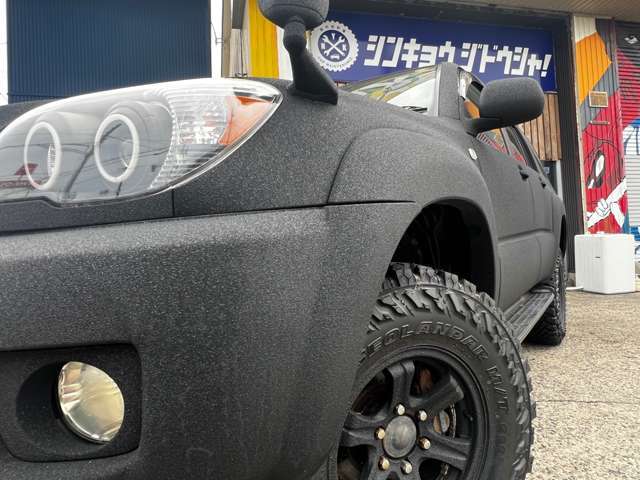 2006 Toyota Hilux Surf – thumbnail 4