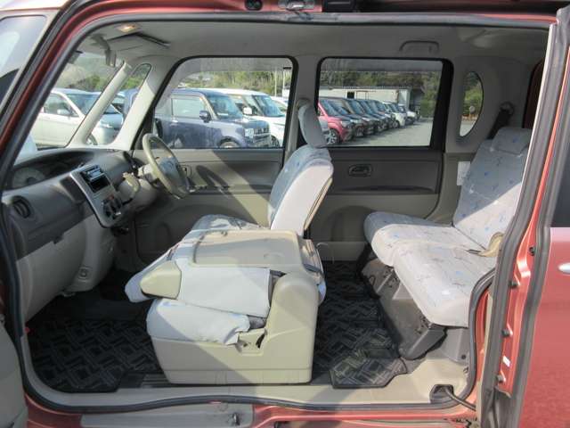 2010 Daihatsu Tanto – thumbnail 3