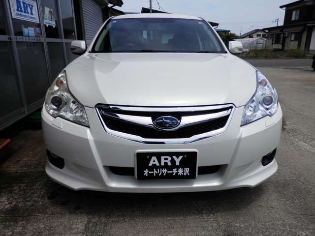 2010 Subaru Legacy Touring Wagon – thumbnail 2