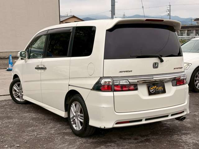 2008 Honda Stepwgn – thumbnail 2
