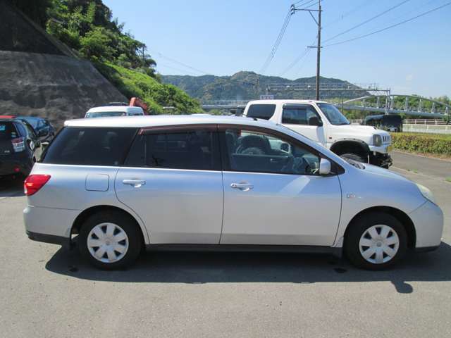 2006 Nissan Wingroad – thumbnail 2