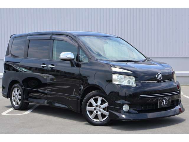 2010 Toyota Voxy – thumbnail 4