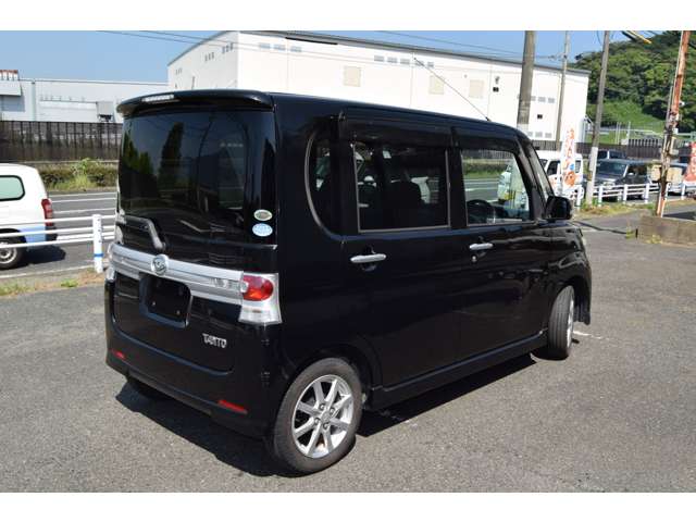 2010 Daihatsu Tanto – thumbnail 4