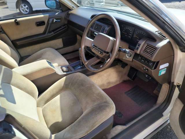 1990 Nissan Cima – thumbnail 4