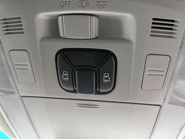 2010 Toyota Vellfire – thumbnail 4