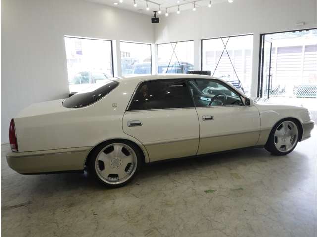1998 Toyota Crown Majesta – thumbnail 3