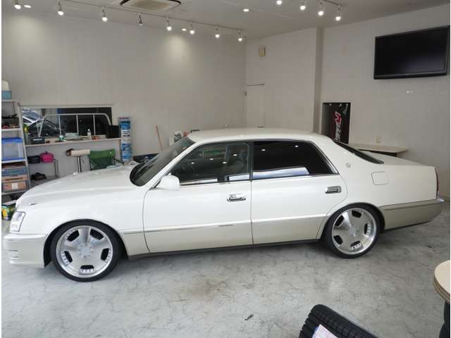 1998 Toyota Crown Majesta – thumbnail 4