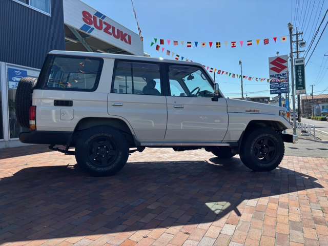 2002 Toyota Land Cruiser 70 – thumbnail 4