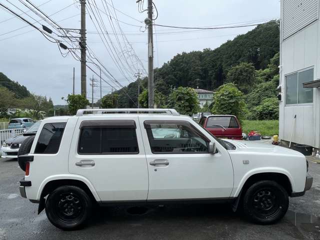1997 Nissan Rasheen – thumbnail 4
