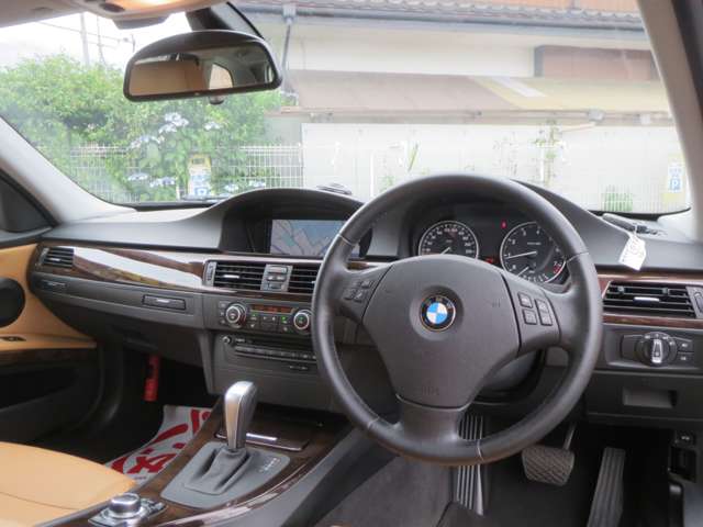 2011 BMW 3 Series Touring – thumbnail 2