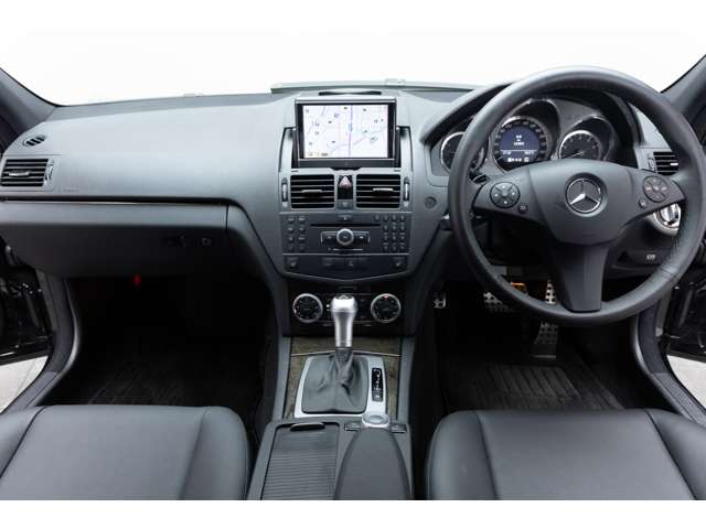 2009 Mercedes-Benz C-Class – thumbnail 2