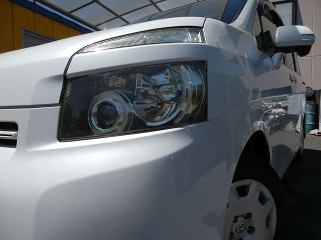 2009 Toyota Voxy – thumbnail 2