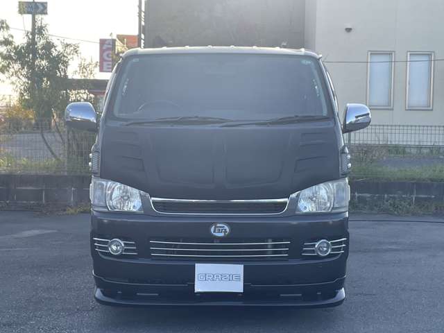 2006 Toyota Hiace – thumbnail 2