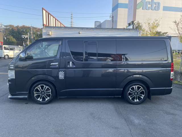 2006 Toyota Hiace – thumbnail 4