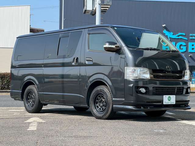 2005 Toyota Regius Ace – thumbnail 3