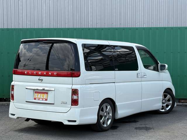2007 Nissan Elgrand – thumbnail 2