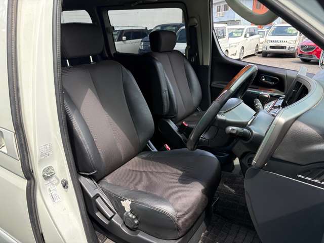 2007 Nissan Elgrand – thumbnail 3