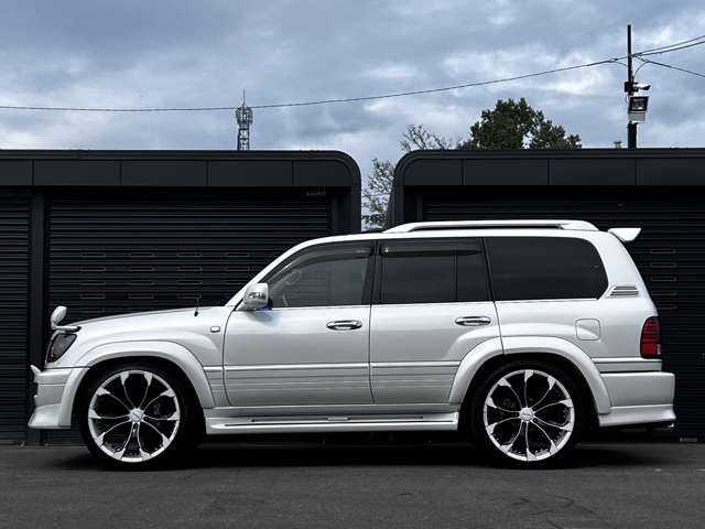 2004 Toyota Land Cruiser Cygnus – thumbnail 4