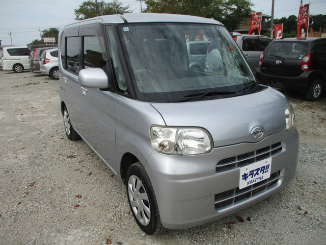 2010 Daihatsu Tanto – thumbnail 3