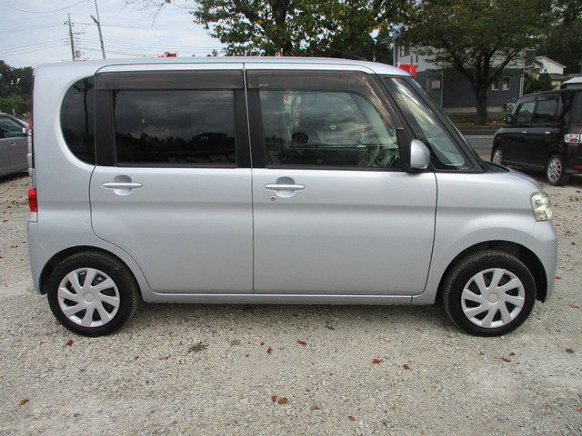2010 Daihatsu Tanto – thumbnail 4