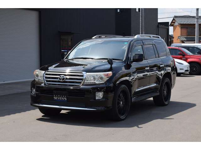 2010 Toyota Land Cruiser 200 – thumbnail 2