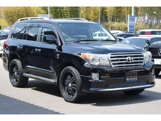 2010 Toyota Land Cruiser 200 – thumbnail 4