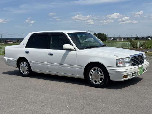2003 Toyota Crown Sedan – thumbnail 2