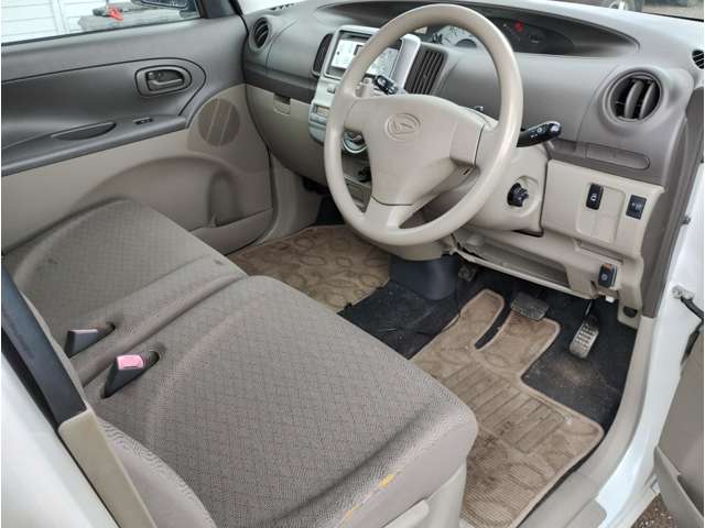 2010 Daihatsu Tanto – thumbnail 3