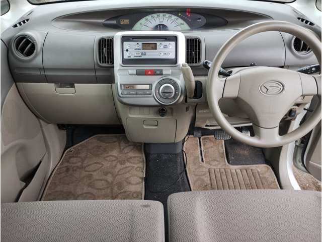 2010 Daihatsu Tanto – thumbnail 4