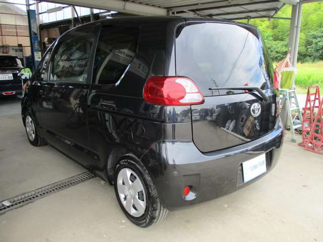 2008 Toyota Porte – thumbnail 4