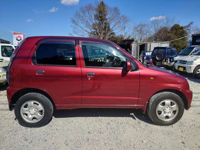 2010 Daihatsu Terios Kid – thumbnail 2