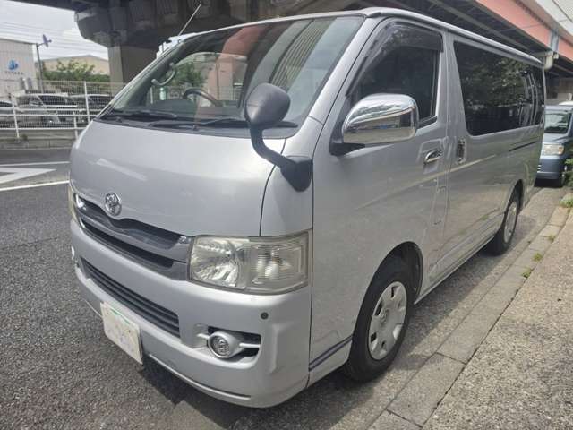 2008 Toyota Hiace – thumbnail 2