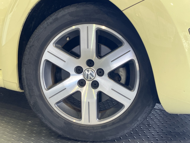 2006 Volkswagen New Beetle – thumbnail 3