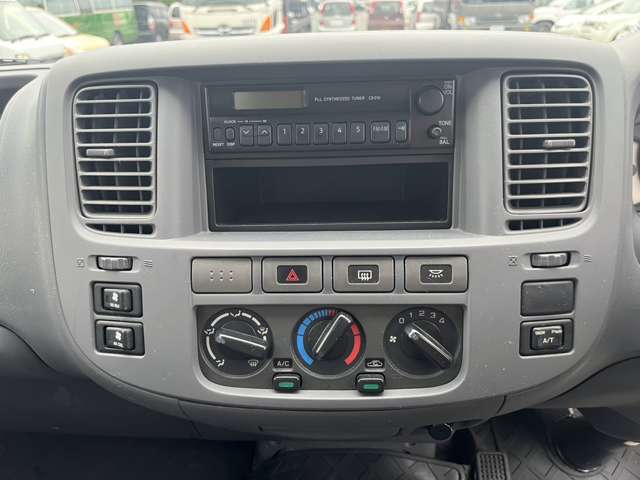 2007 Nissan Caravan – thumbnail 4