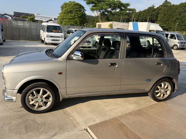 2001 Daihatsu Mira Gino – thumbnail 4