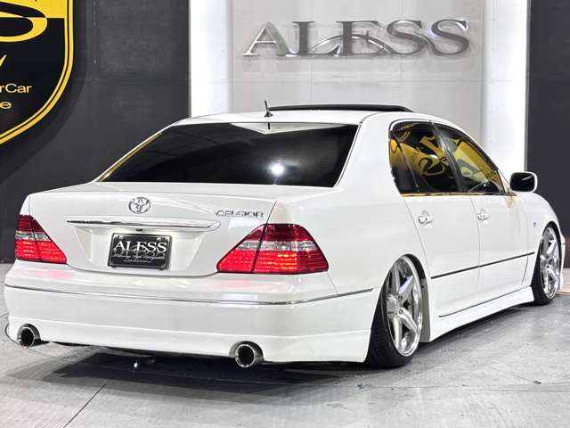 2005 Toyota Celsior – thumbnail 3