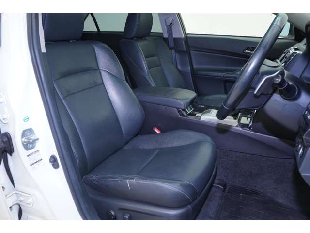 2010 Toyota Mark X – thumbnail 4
