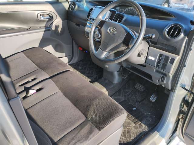 2009 Daihatsu Tanto – thumbnail 3