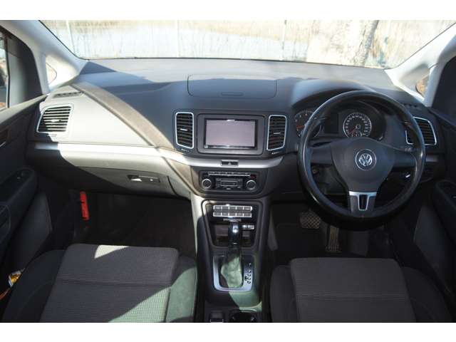 2011 Volkswagen Sharan – thumbnail 2