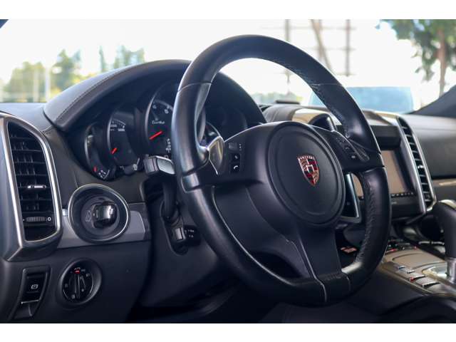 2010 Porsche Cayenne – thumbnail 3