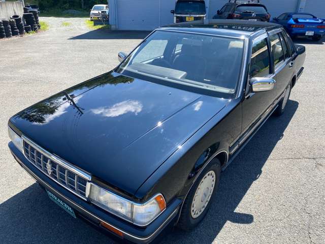 1990 Nissan Cedric Sedan – thumbnail 2