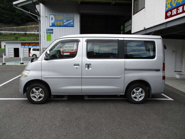 2010 Toyota LiteAce Van – thumbnail 2