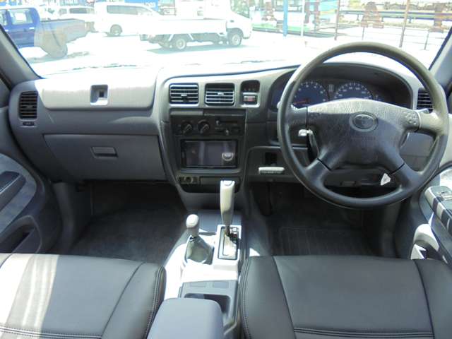 2001 Toyota Hilux – thumbnail 4