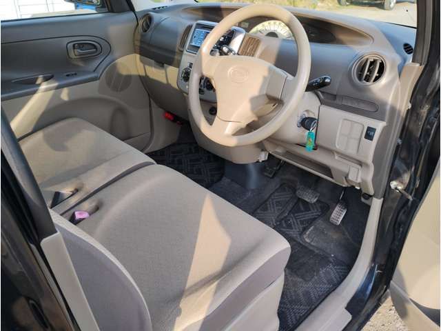 2009 Daihatsu Tanto – thumbnail 3