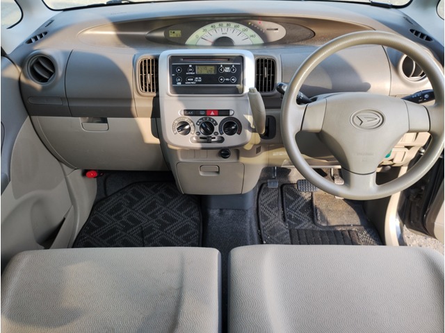 2009 Daihatsu Tanto – thumbnail 4