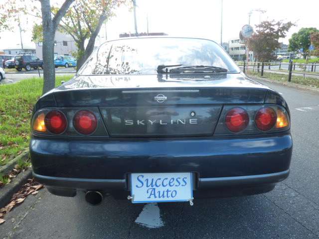 1994 Nissan Skyline – thumbnail 2