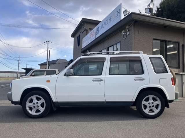 1997 Nissan Rasheen – thumbnail 4