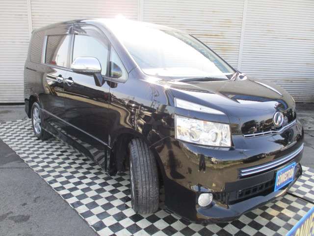 2009 Toyota Voxy – thumbnail 4